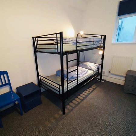 Ocean Backpackers Self-Catering Hostel Ilfracombe Kültér fotó