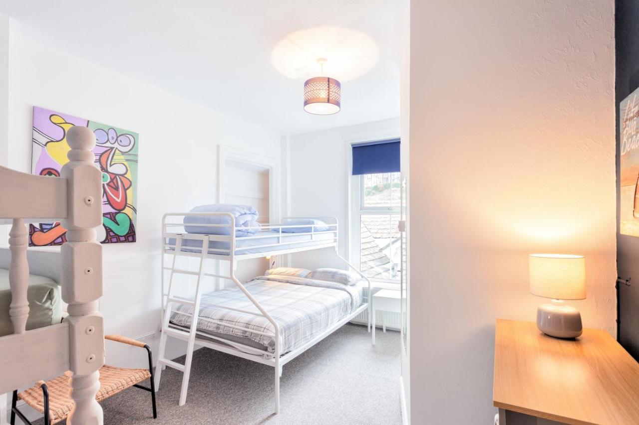 Ocean Backpackers Self-Catering Hostel Ilfracombe Kültér fotó