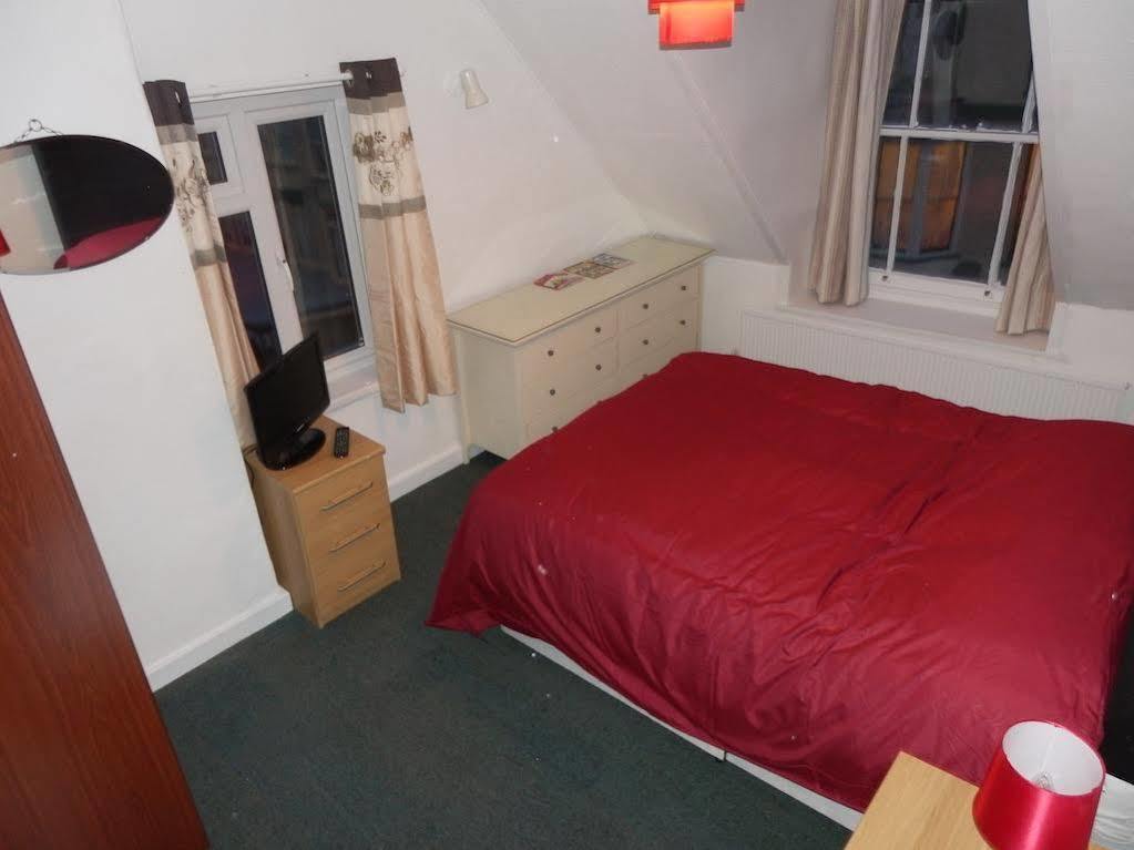 Ocean Backpackers Self-Catering Hostel Ilfracombe Kültér fotó