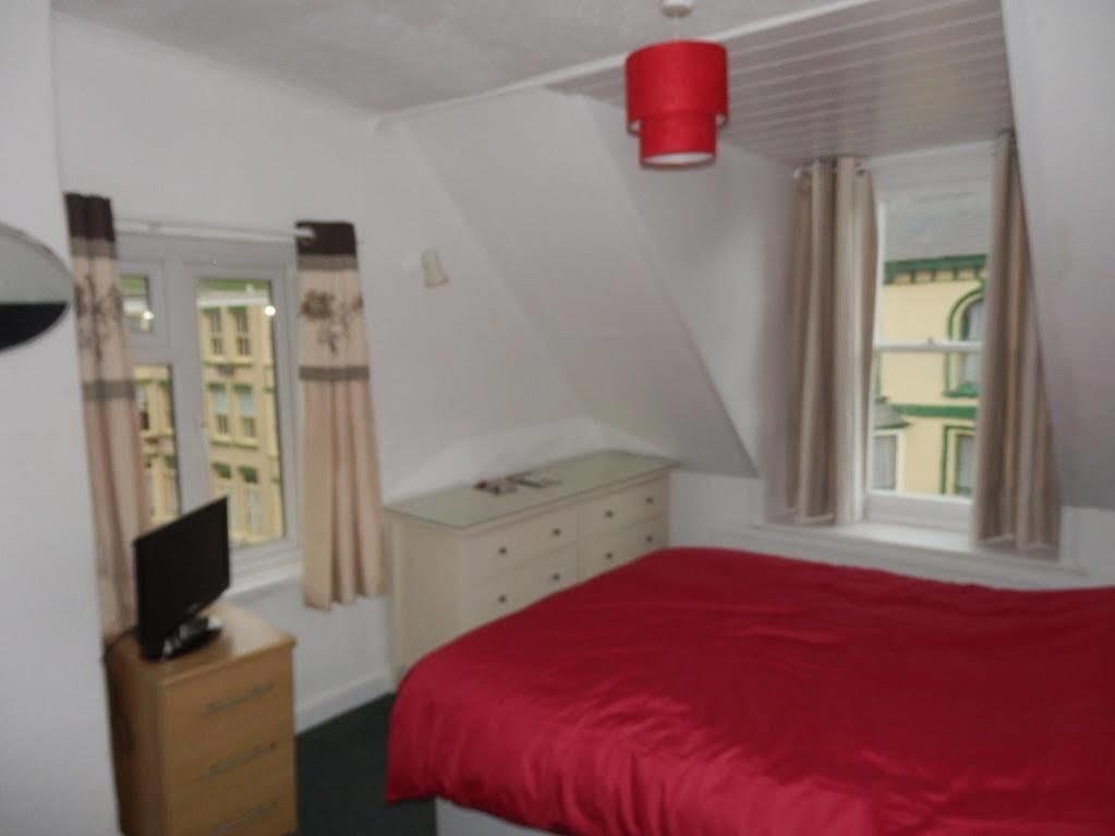Ocean Backpackers Self-Catering Hostel Ilfracombe Kültér fotó