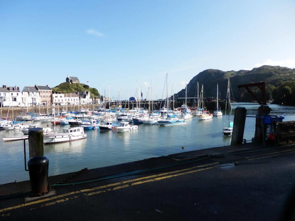 Ocean Backpackers Self-Catering Hostel Ilfracombe Kültér fotó